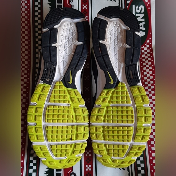 Nike Revolution Running Shoes - Picture 14 of 16